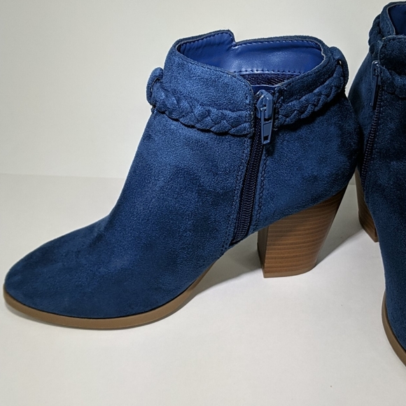 ❤️ D Blue Felt Suede Zip Ankle Boots Sz 6 NWOT - Picture 2 of 10
